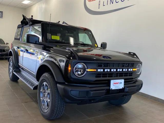 Photo of 2025 Shadow Black Ford Bronco