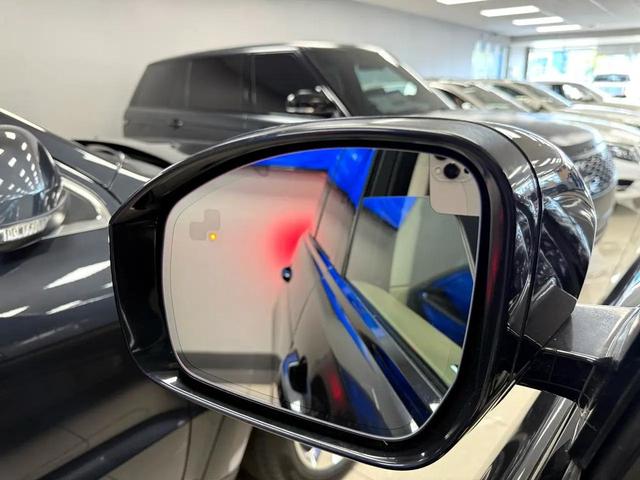 Photo of 2020 Black Land Rover Range Rover