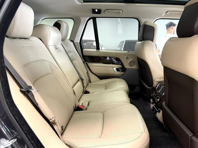 Photo of 2020 Black Land Rover Range Rover