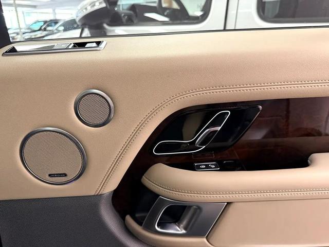 Photo of 2020 Black Land Rover Range Rover