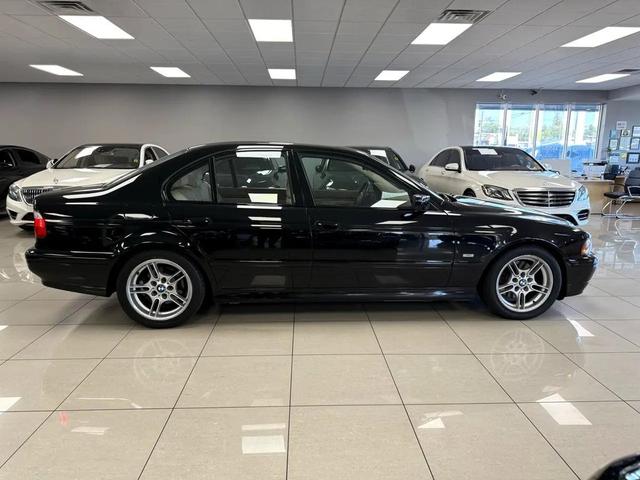 Photo of 2001 Black BMW 540