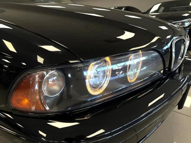 Photo of 2001 Black BMW 540