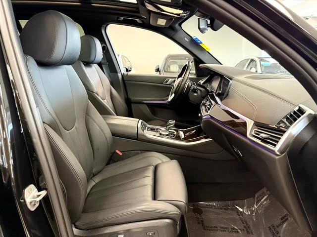 Photo of 2019 Black Sapphire Metallic BMW X5