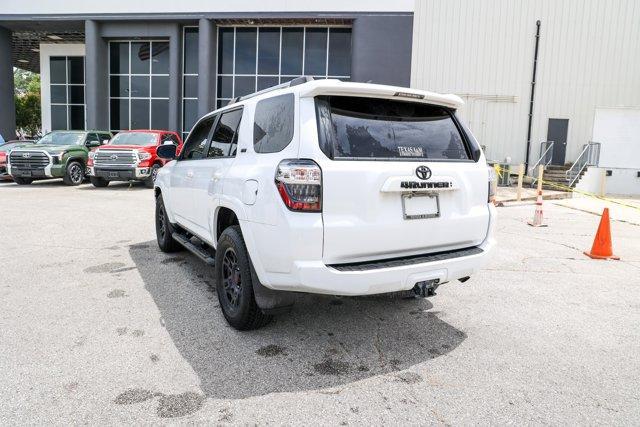 Photo of 2021 White Toyota 4Runner