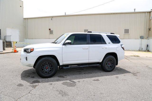 Photo of 2021 White Toyota 4Runner