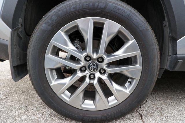 Photo of 2024 Silver Sky Metallic Toyota RAV4