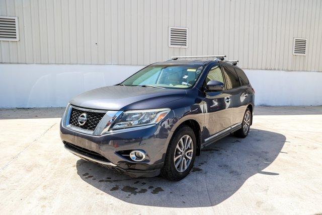 Photo of 2013 Dark Slate Nissan Pathfinder
