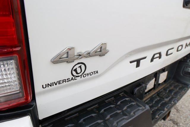 Photo of 2022 White Toyota Tacoma