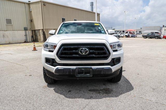 Photo of 2022 White Toyota Tacoma