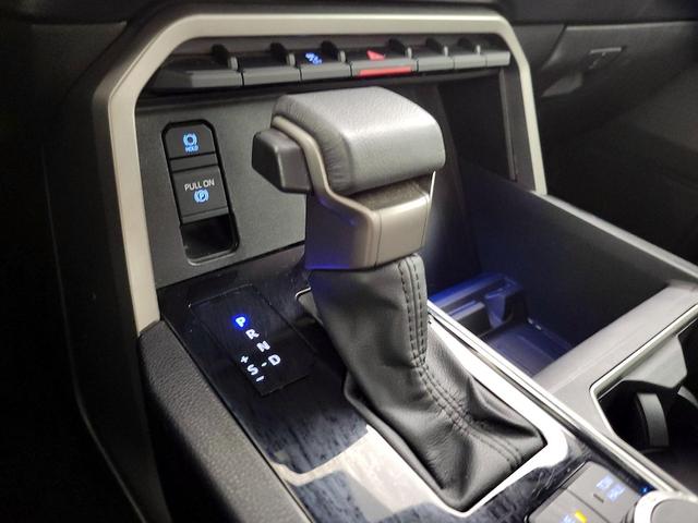 Photo of 2024 White Toyota Tundra