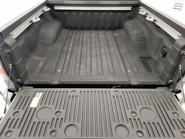 Photo of 2022 Gray Nissan Frontier