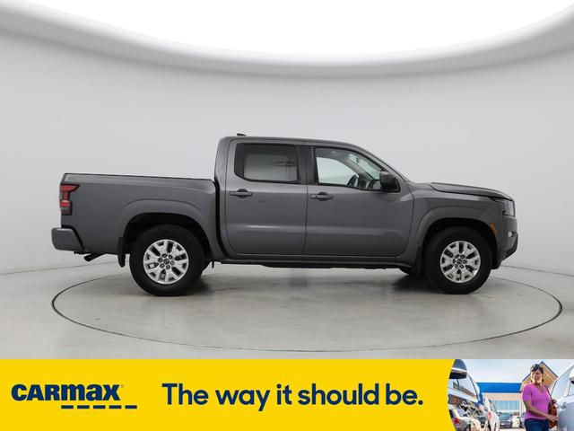 Photo of 2022 Gray Nissan Frontier