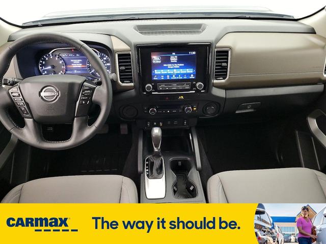 Photo of 2022 Gray Nissan Frontier