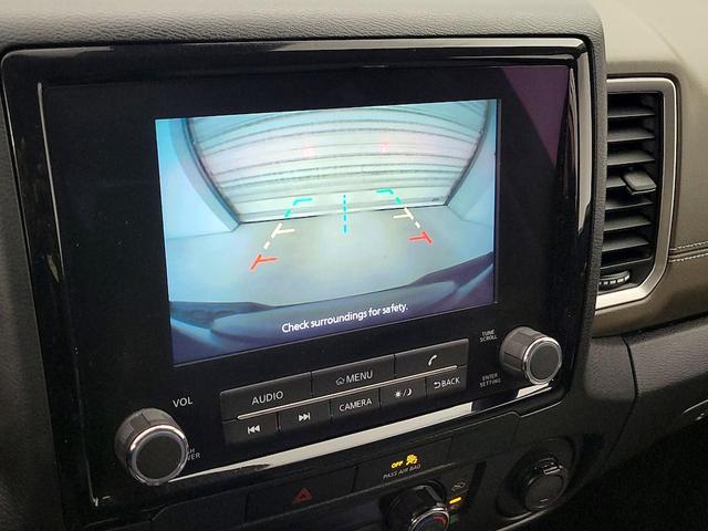 Photo of 2022 Gray Nissan Frontier