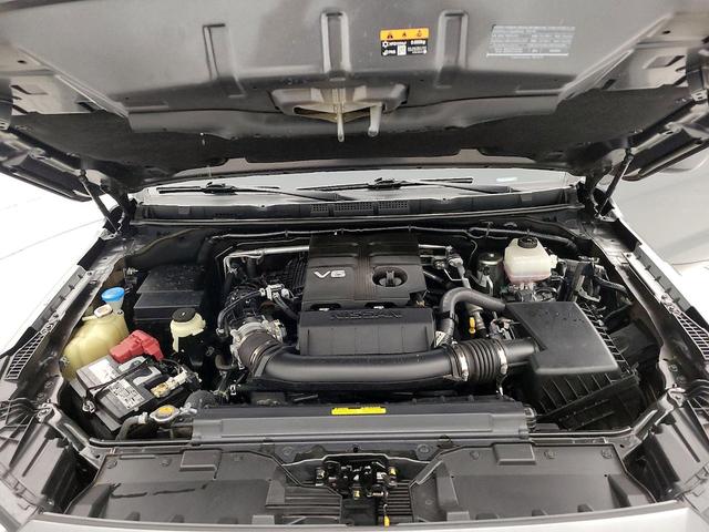 Photo of 2022 Gray Nissan Frontier