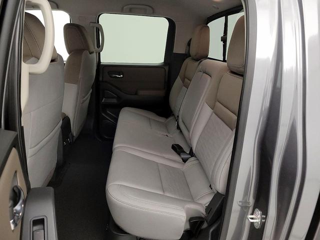 Photo of 2022 Gray Nissan Frontier