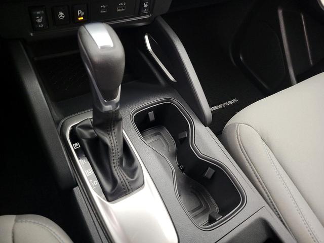 Photo of 2022 Gray Nissan Frontier