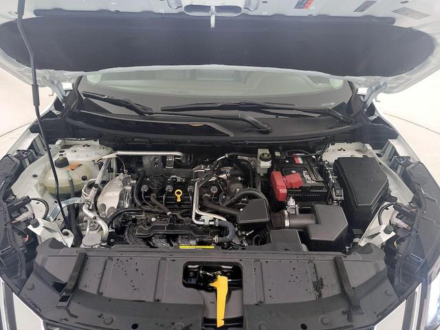 Photo of 2021 White Nissan Rogue