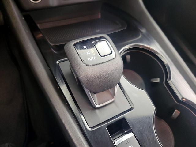 Photo of 2021 White Nissan Rogue