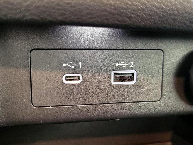 Photo of 2021 White Nissan Rogue