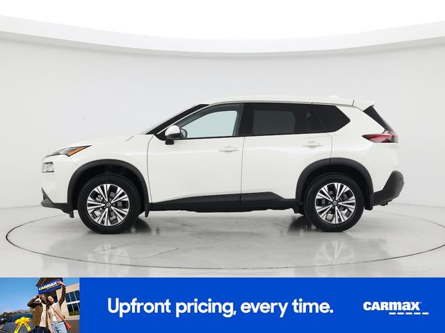 Photo of 2021 White Nissan Rogue