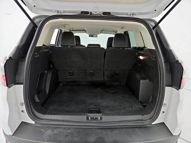 Photo of 2018 White Ford Escape