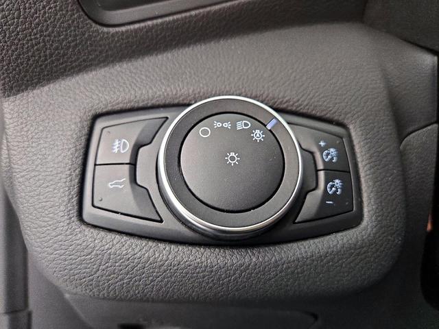 Photo of 2018 White Ford Escape
