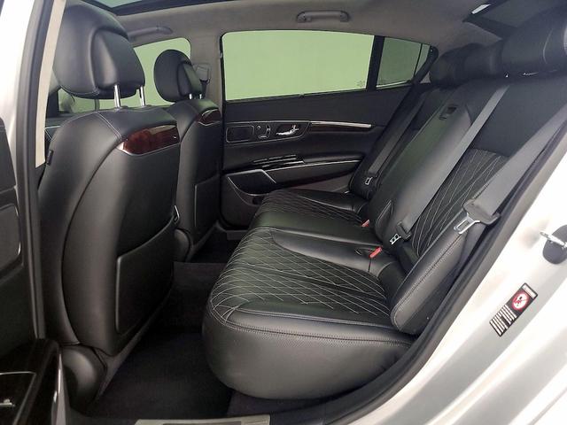Photo of 2016 Silver Kia K900