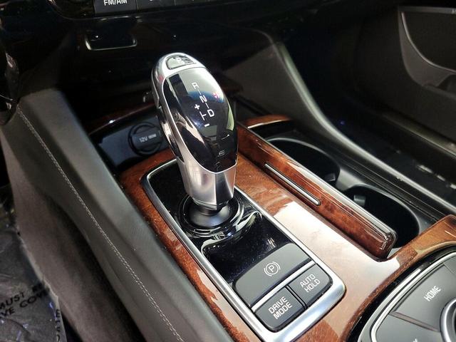 Photo of 2016 Silver Kia K900