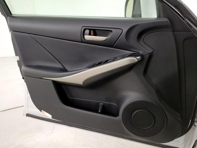 Photo of 2019 White Lexus IS 300