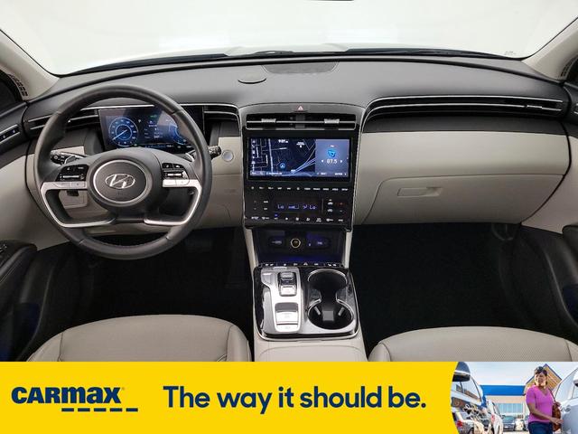 Photo of 2023 Gray Hyundai TUCSON Hybrid