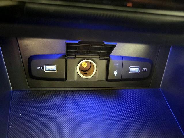 Photo of 2023 Gray Hyundai TUCSON Hybrid