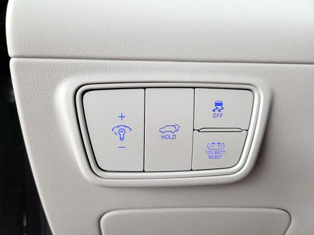 Photo of 2023 Gray Hyundai TUCSON Hybrid