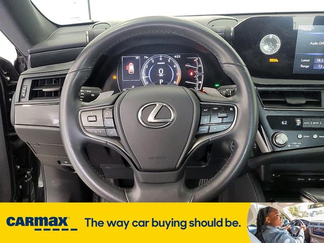 Photo of 2022 Black Lexus ES 350