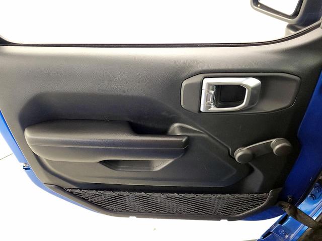 Photo of 2020 Blue Jeep Gladiator