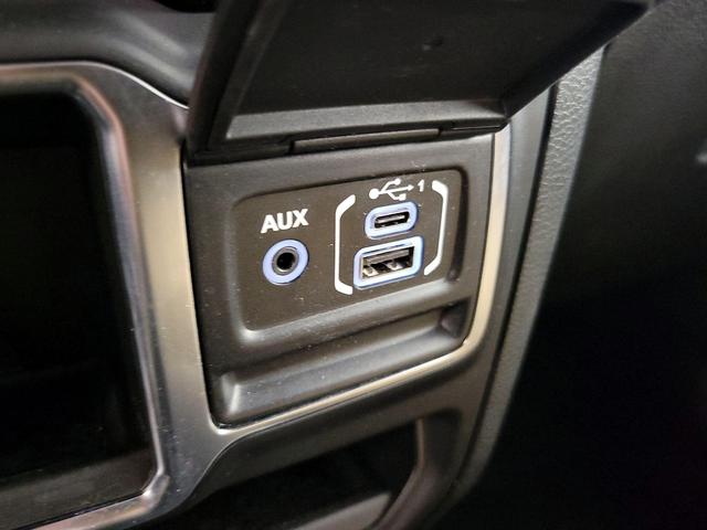 Photo of 2020 Blue Jeep Gladiator