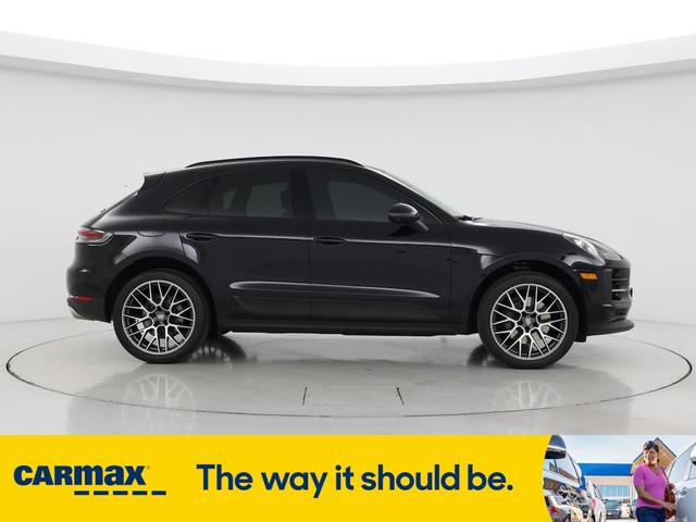 Photo of 2021 Black Porsche Macan