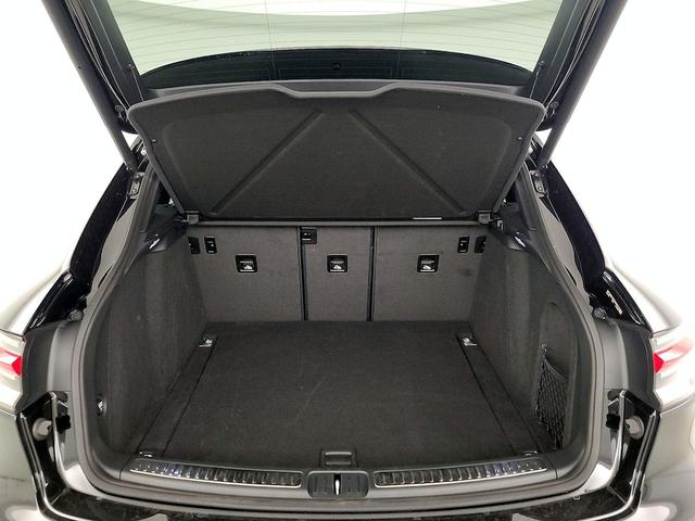Photo of 2021 Black Porsche Macan