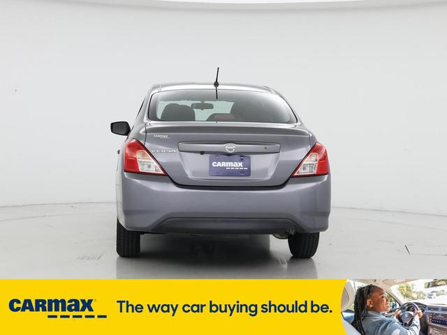 Photo of 2019 Gray Nissan Versa