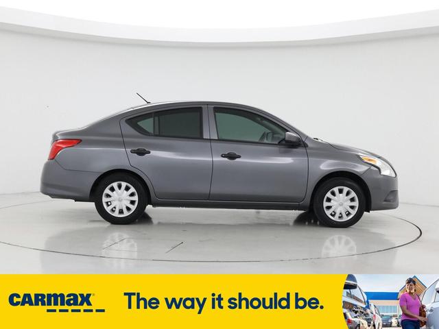 Photo of 2019 Gray Nissan Versa