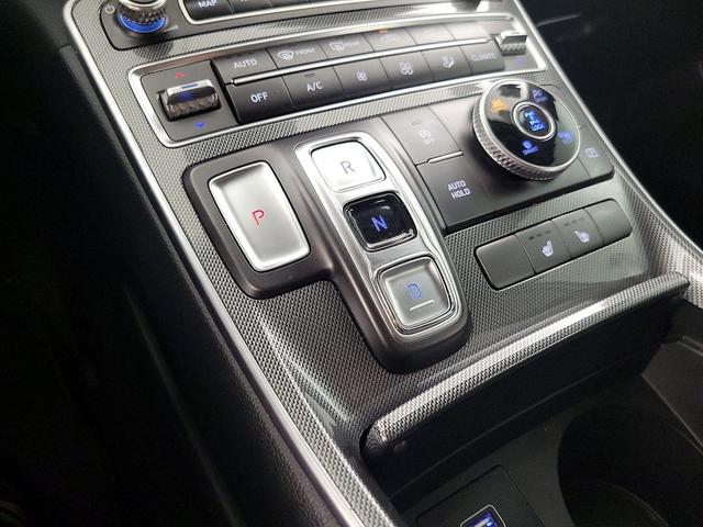 Photo of 2023 White Hyundai SANTA FE