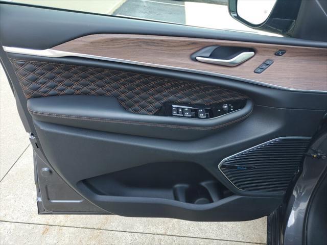 Photo of 2024 Baltic Gray Metallic Clearcoat Jeep Grand Cherokee 4xe
