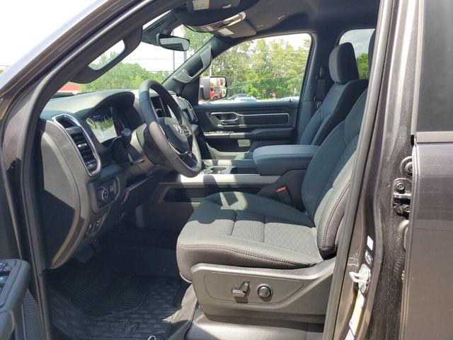Photo of 2025 Granite Crystal Metallic Clearcoat RAM 1500