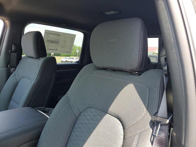 Photo of 2025 Granite Crystal Metallic Clearcoat RAM 1500