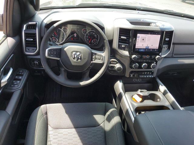 Photo of 2025 Granite Crystal Metallic Clearcoat RAM 1500