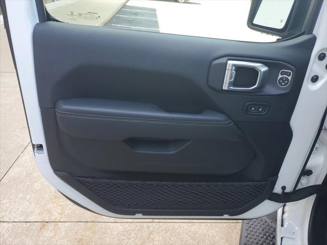 Photo of 2021 Bright White Clearcoat Jeep Wrangler Unlimited