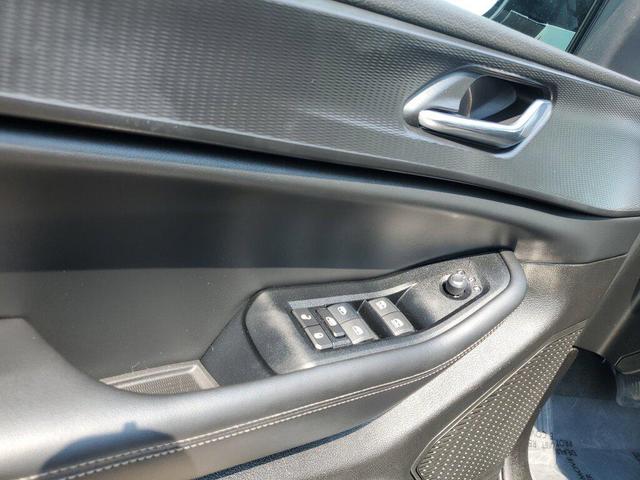 Photo of 2024 Diamond Black Crystal Pearlcoat Jeep Grand Cherokee L