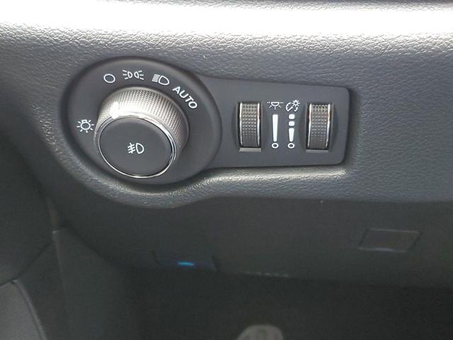 Photo of 2026 Diamond Black Crystal Pearlcoat Chrysler Pacifica