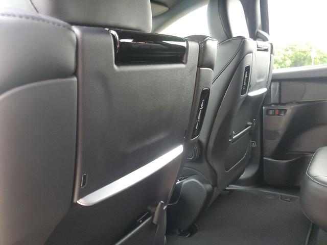 Photo of 2026 Diamond Black Crystal Pearlcoat Chrysler Pacifica