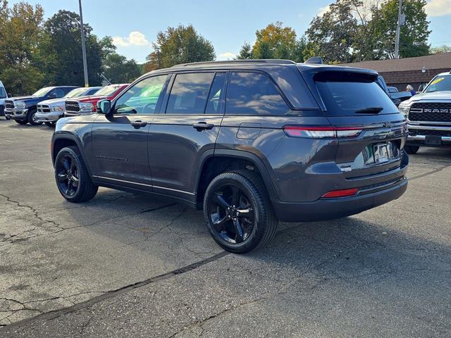 Photo of 2024 Baltic Gray Metallic Clearcoat Jeep Grand Cherokee